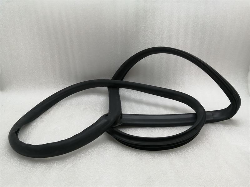 MASERATI QUATTROPORTE VI M156 Rear Left Door Seal 670030425 Türdichtungen Li