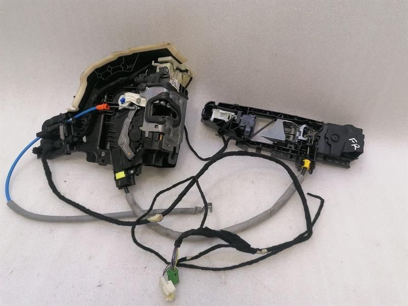 Mercedes E Class W238 Right Door Lock A2047203635 Right Door Lock