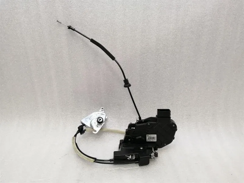 Aston Martin Vantage V8 right door lock 6F6A-A21812-BC door lock right