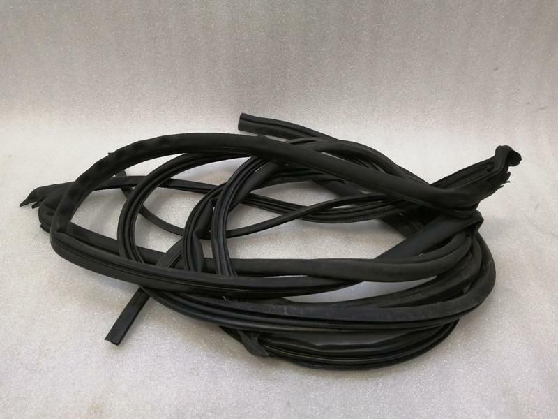 ASTON MARTIN VANTAGE V8 Volante Door Seal 6G33-L20708-AC Door Seals