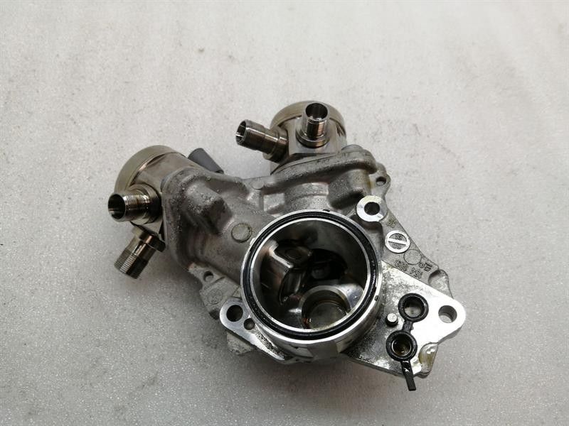 Mercedes SL R231 Fuel Pump Mechanical A2780700800 Fuel Pump A2780701101