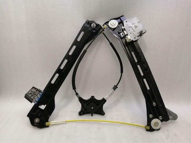 Mercedes CLS W218 Left Front Door Winder A2187200379 Window Regulator Front Left