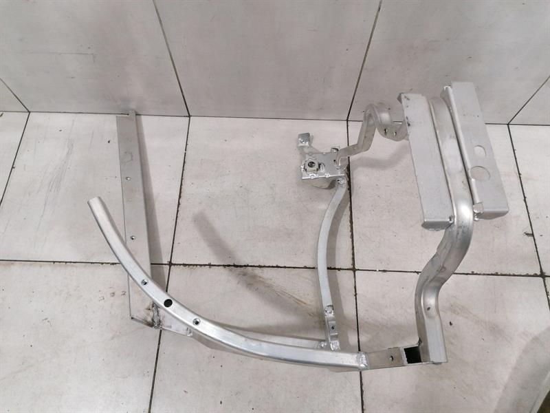 Ferrari 458 F142 Spider Front End 82520800 Left Trellis Lock Carrier Front Mask