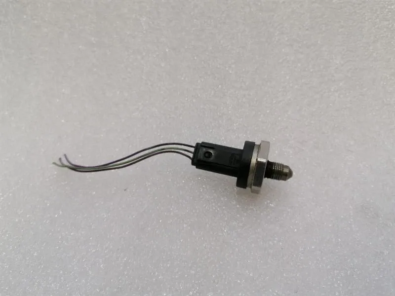 BMW 5 SERIES F90 G30 M5 SENSOR 7622231 FUEL PRESSURE