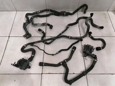 BMW 5-ös sorozat F90 G30 M5 hűtőcső 738000765 hűtőfolyadék tömlő