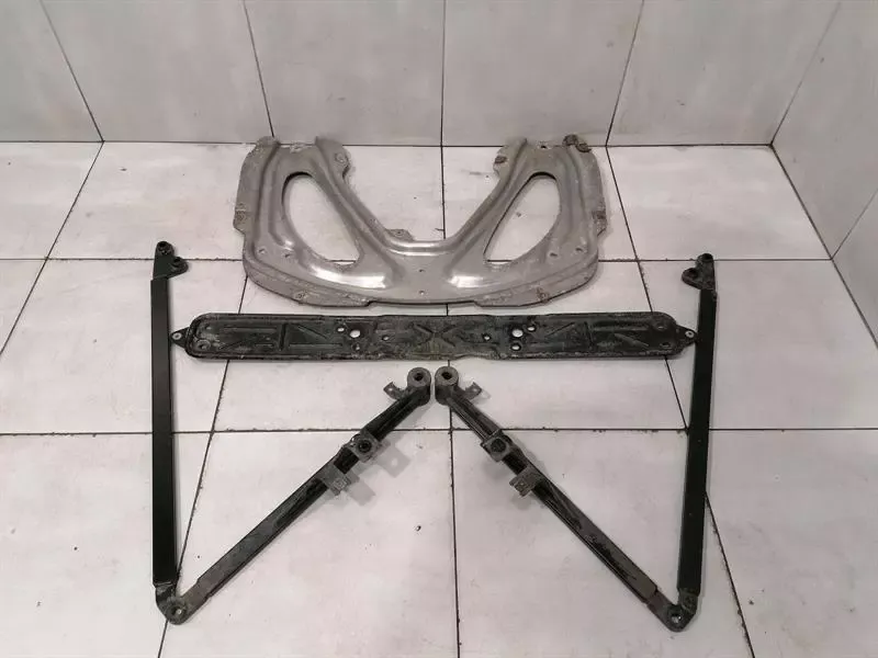 BMW 6 Series F13 UNDERTRAY 33322284341 holder carrier rear axle