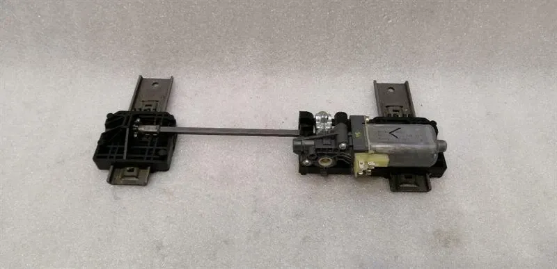 BMW 7 Series E65 Comfort seat el. motor 7068045 thigh support star motor