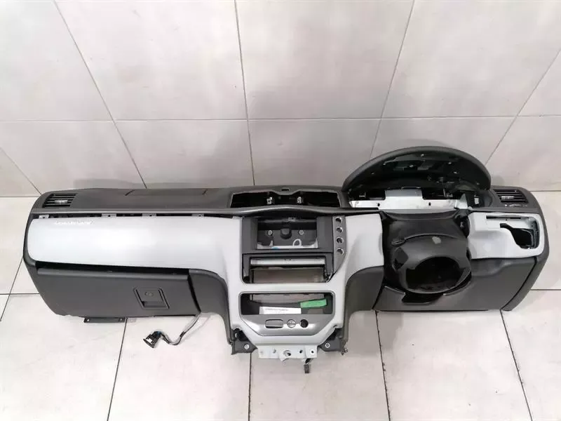 MASERATI GRANTURISMO M145 Leather Dashboard 981604200 RIGHT HANDLE RHD