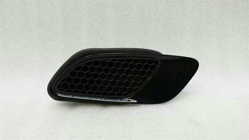 BMW 3 Series E92 M3 right cap grill 8042978 right grille