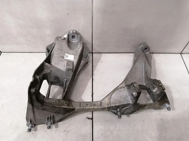 Porsche Cayman 718 subframe rear right 98133105208 axle frame rear axle right