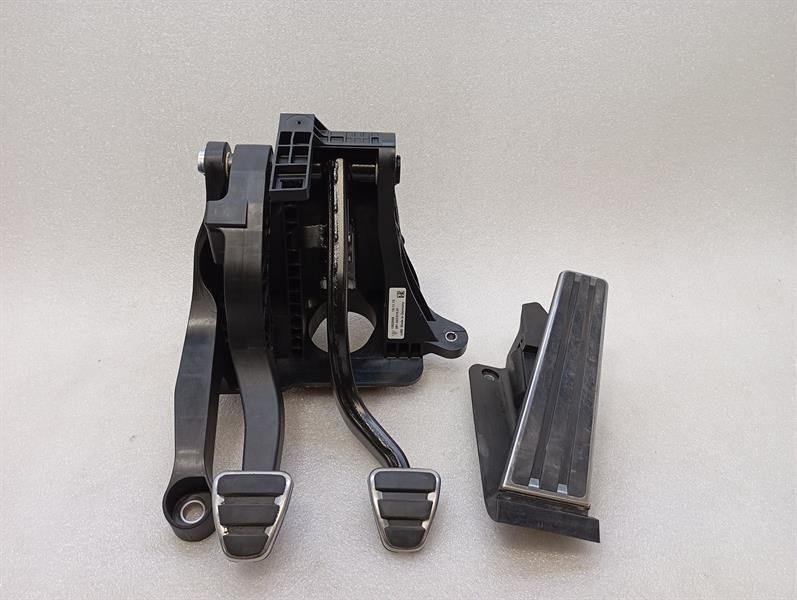 Porsche Boxster Spyder 718 Throttle Pedal (Electrical) 99142301031 Throttle Set