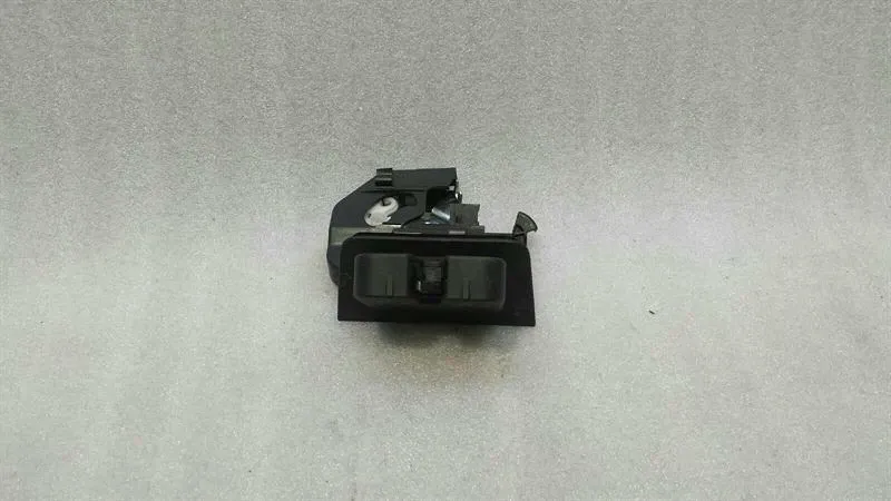Audi RS6 4G boot lock 8R0827505A tailgate lock
