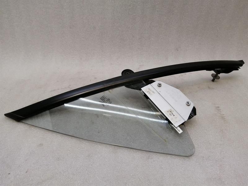 Bentley Continental GT V8S Left Front 1/4 Glass 3W8845113C Door Panel 1/4 Front Li
