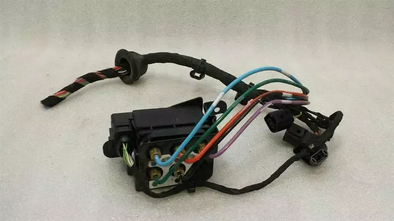 Bentley Continental GT V8S Air suspension valve 3D0616013C valve block Airmatic