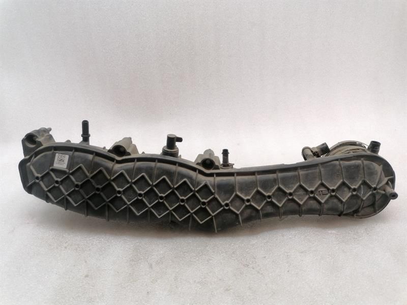 Mercedes C Class W205 C63 AMG Inlet Manifold A1770980207 Right Intake Manifold