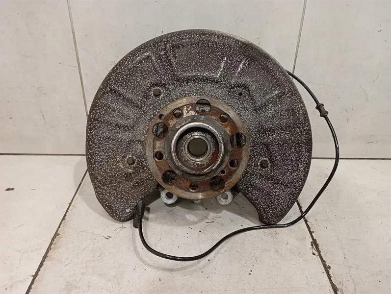Mercedes C63 AMG W205 Left Rear Hub A2053501514 Wheel Bearing Housing Rear Left