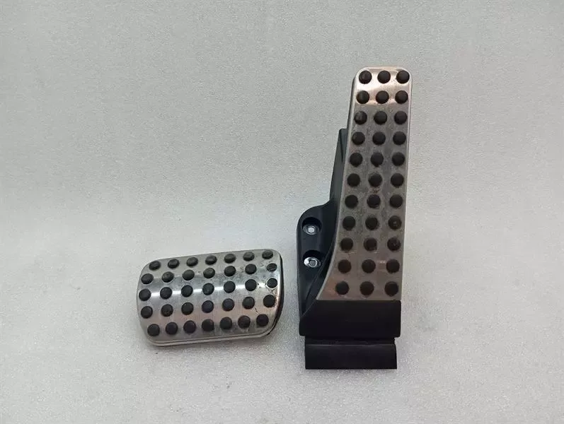Mercedes C Class W205 Gas Pedal (Electrical) A2053000104 Accelerator Pedal AMG