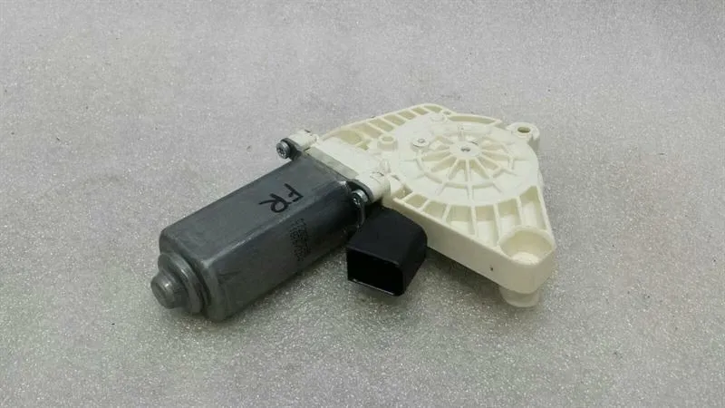 Mercedes C63 AMG W205 door window motor A0009066206 power window motor right