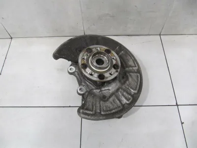 Mercedes C63 AMG W205 Right Rear Hub A2053501614 Wheel Bearing Housing Rear Right