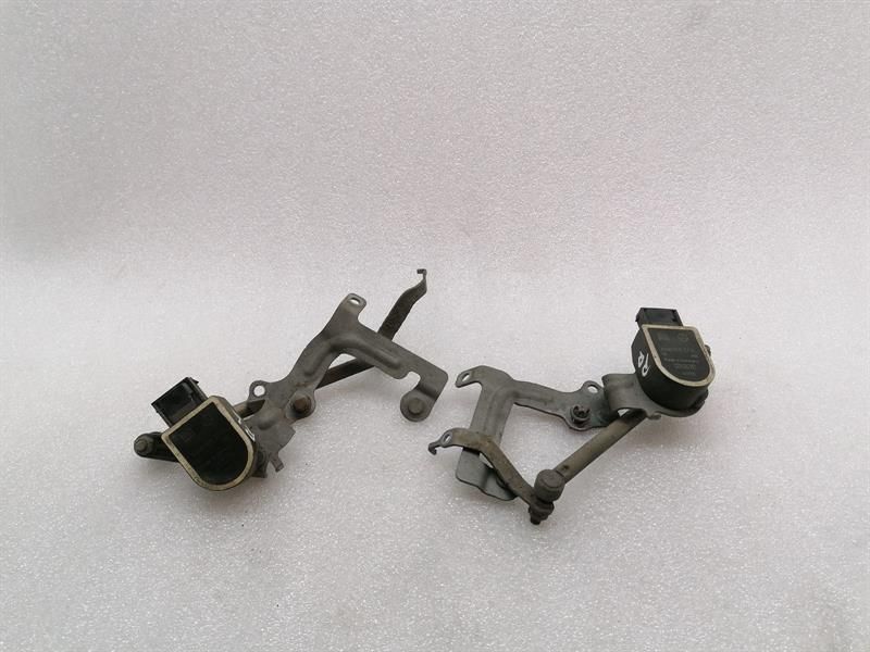 Mercedes GT 4-DOOR X290 Rear Level Sensor A2909057500 Level Sensor Rear Set