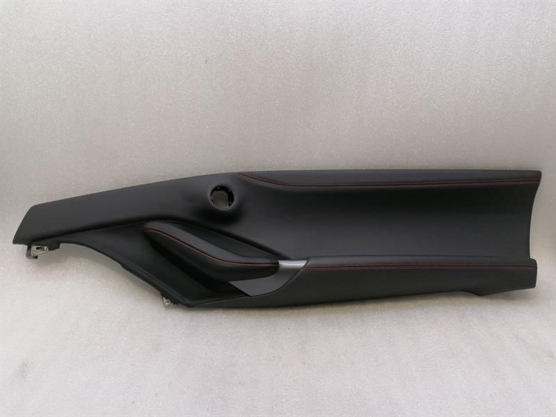 Ferrari Portofino F164 ajtókártya első jobb 89127200 RHD ajtópanel első R