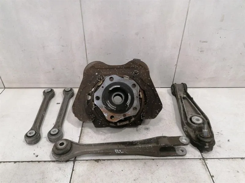 Porsche 911 997 left rear hub 99733111107 wheel bearing housing rear left