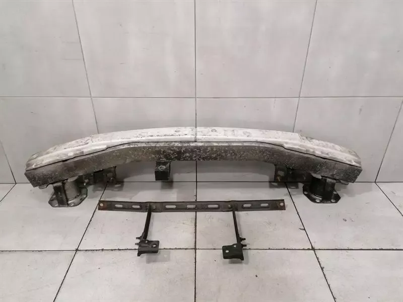 Nissan GT-R R35 hátsó lökhárító gerenda 85030JF50A hátsó lökhárító tartó