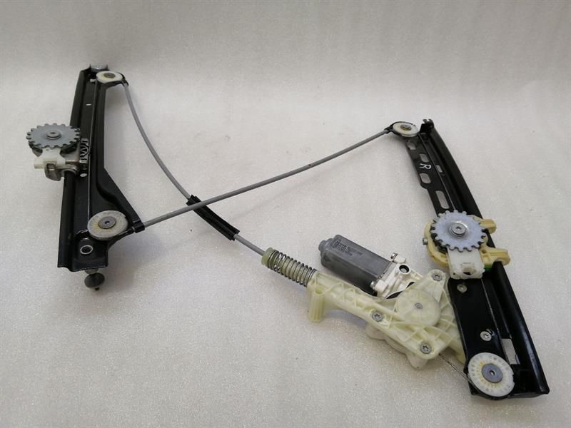 Porsche Cayman 981 GT4 Right Front Door Winder 99154207602 Front Window