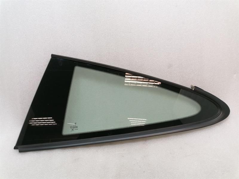 Porsche 911 991 left rear quarter glass 99154311100 door window 1⁄4 rear left