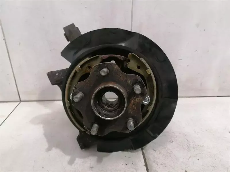 Nissan GT-R R35 Right Rear Hub 43018JF00A Wheel Bearing Housing Rear Right