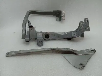 Bentley Continental GT 18-24 3S 3SD FRH wing bracket 3SD821226C bracket right