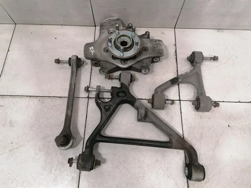 ASTON MARTIN VANTAGE V12 S Right Rear Hub V12S Wheel Bearing Case Rear Right