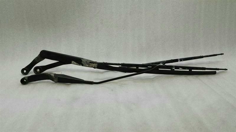 Aston Martin DB9 Volante RHD Wiper Arm 4G43-17526-FA Right Hand Drive Set