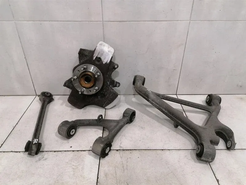 ASTON MARTIN DB9 COUPE Left Rear Hub 8D33-5A971-AB Wheel Bearing Case Rear Left