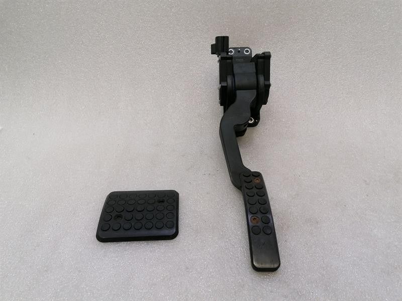 ASTON MARTIN RAPIDE AMR THROTTLE PEDAL (ELECTRICAL) FD43-9F836-BA RIGHT HAND DRIVE RHD