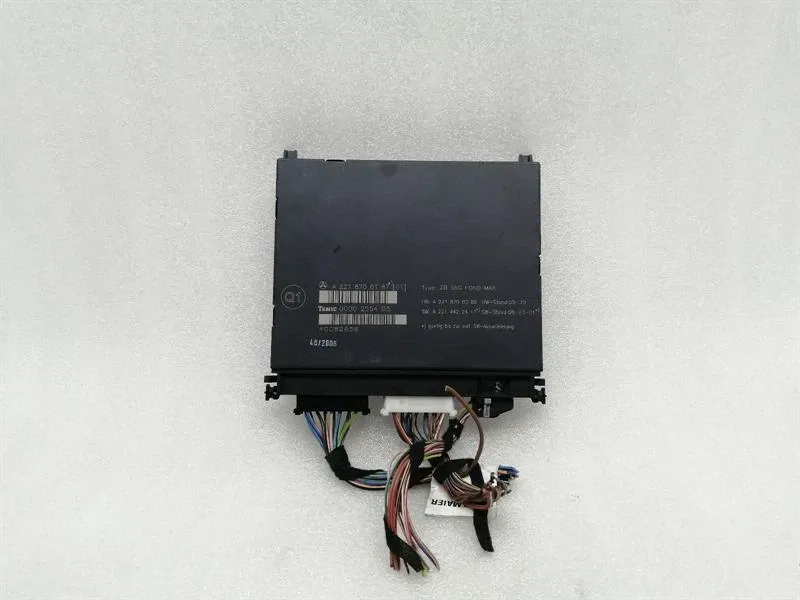 Mercedes S-Class W221 A2218706187 rear seat control unit rear seat module
