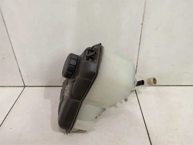 Maybach 62 V240 expansion tank A2405000049 expansion tank cooling water