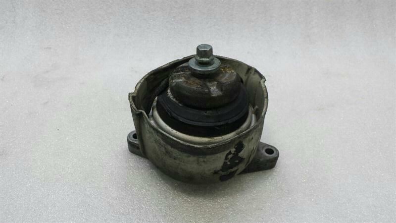 Mercedes S-Class W221 Right Engine Mount A2202400917 Engine Mount Right