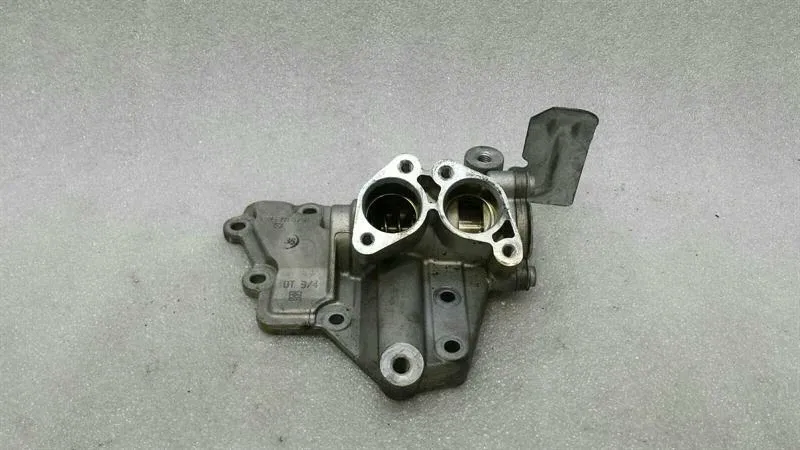 Mercedes S-Class W221 oil filter housing A2751800334 oil cooler holder M275 V12