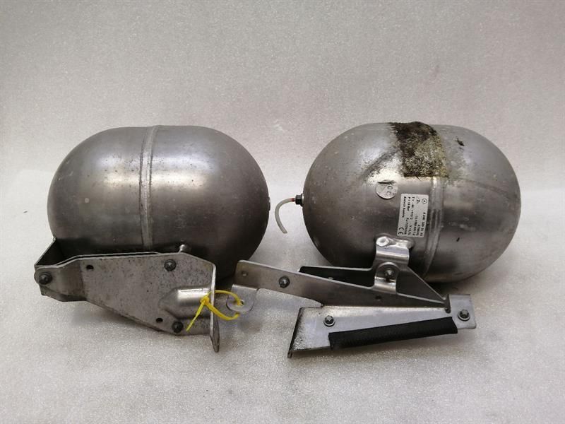 Maybach 57 W240 Air Suspension Reservior A2403200215 Tank Pressure Accumulator