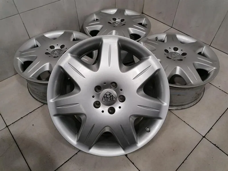 Maybach 57 W240 Alloy Wheel Set A2404010402 Alloy Wheel Set R19