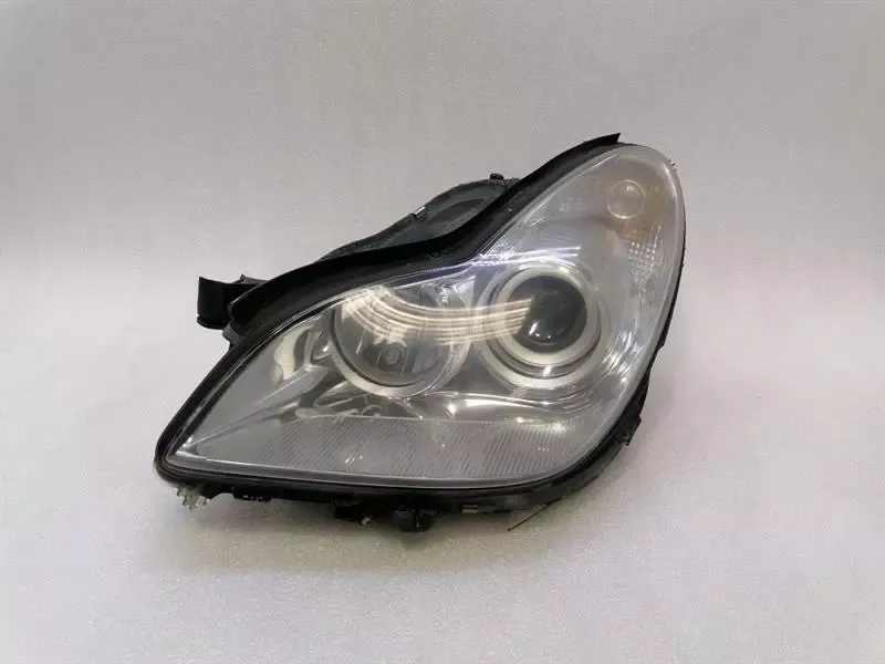 Mercedes CLS W219 Left Headlight A2198201161 Headlights Left BRACKET DEFECT