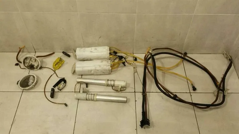 Audi S8 D3 Fuel Pump Electric Set 4E0919679J Fuel Pump Set 5.2 V10