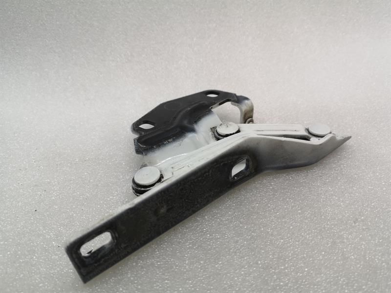 Audi R8 Type 42 V10 5.2 SPYDER Cap Hinge LHS 420823325A Hood Hinge Left