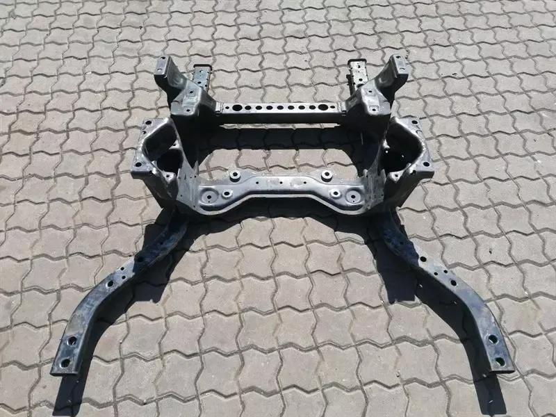 FORD MUSTANG MK6 S550 gerenda segédváz első FR3Z5C145K első tengely tartó