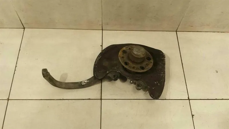 Mercedes SL R230 W211 right front hub A2113303820 wheel bearing housing front right