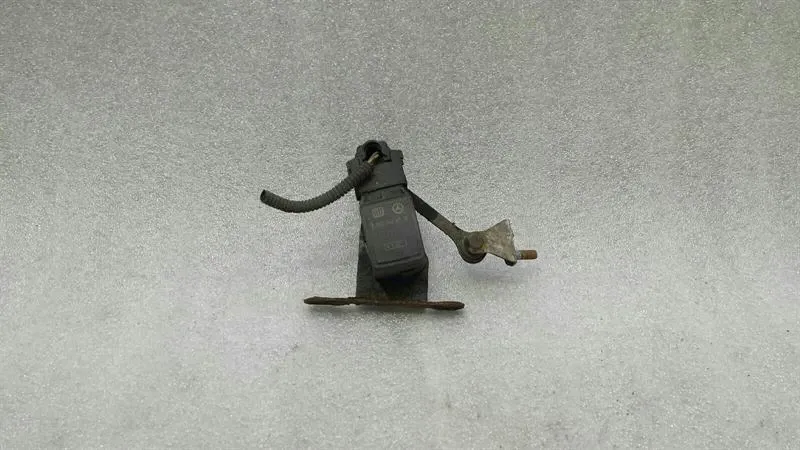 Mercedes SL R230 suspension level sensor A0025428818 level sensor.