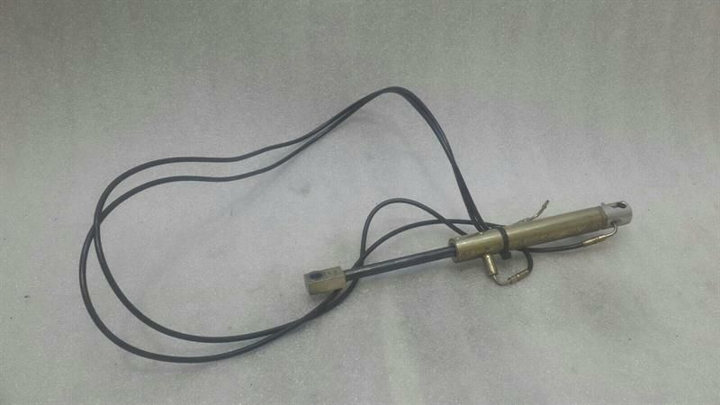 Mercedes SL55 R230 Right Hydraulic Cylinder A2308001272 Hydraulic Cylinder Right