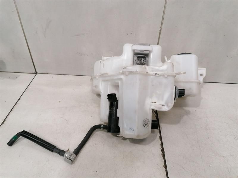 XUS RC F TRACK XC10 Washer Fluid Reservior 060851-521 Wipe Water Container