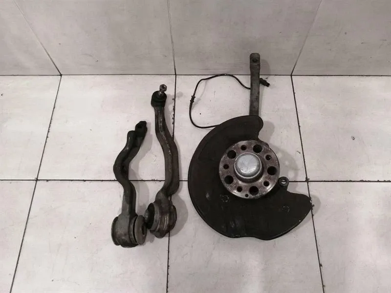 Mercedes SL R230 Left Front Hub Set A2113303720 Wheel Bearing Housing Front Left Set
